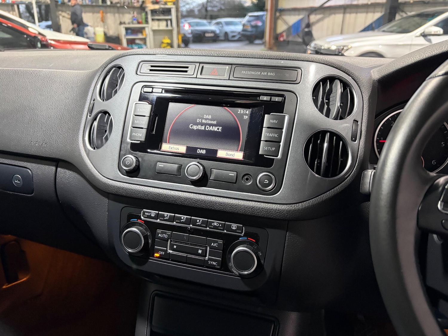 Used Volkswagen Tiguan 2014 for sale - 76689390: Photo 25