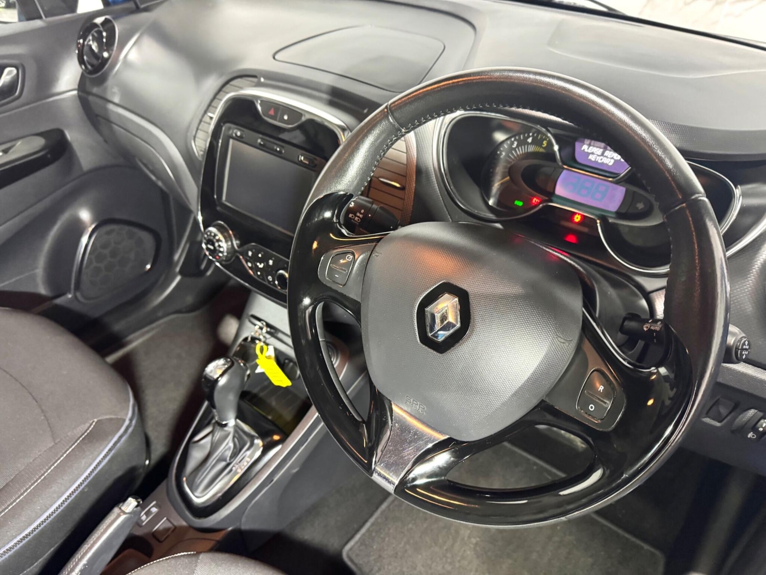 Used Renault Captur 2015 for sale - 76608141: Photo 13