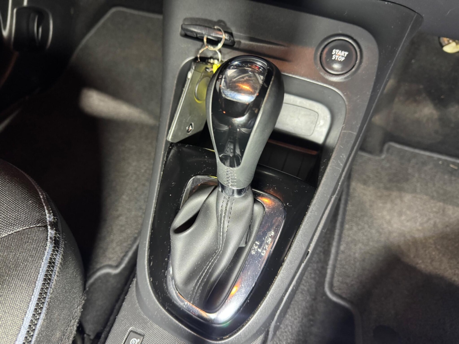 Used Renault Captur 2015 for sale - 76608141: Photo 24