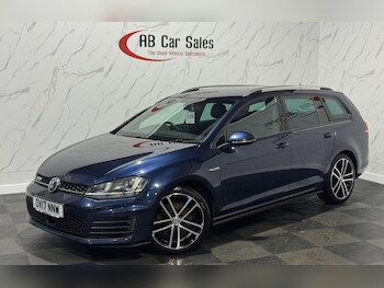 Used Volkswagen Golf 2017 for sale - 77670648: Photo