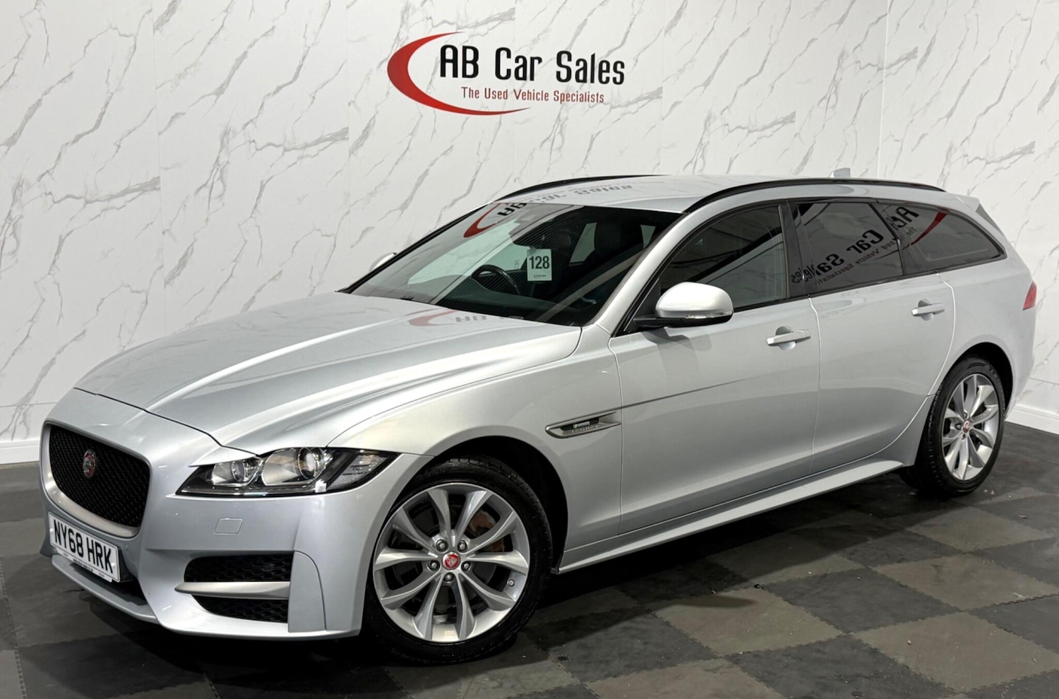 Used Jaguar XF 2019 for sale - 77625041: Photo 1