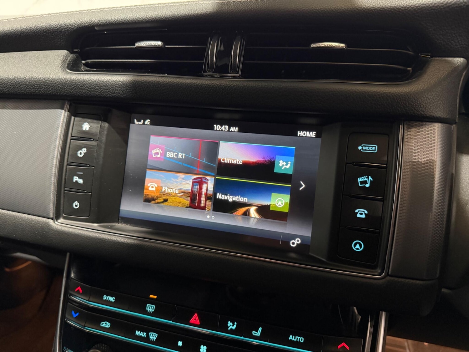 Used Jaguar XF 2019 for sale - 77625041: Photo 27