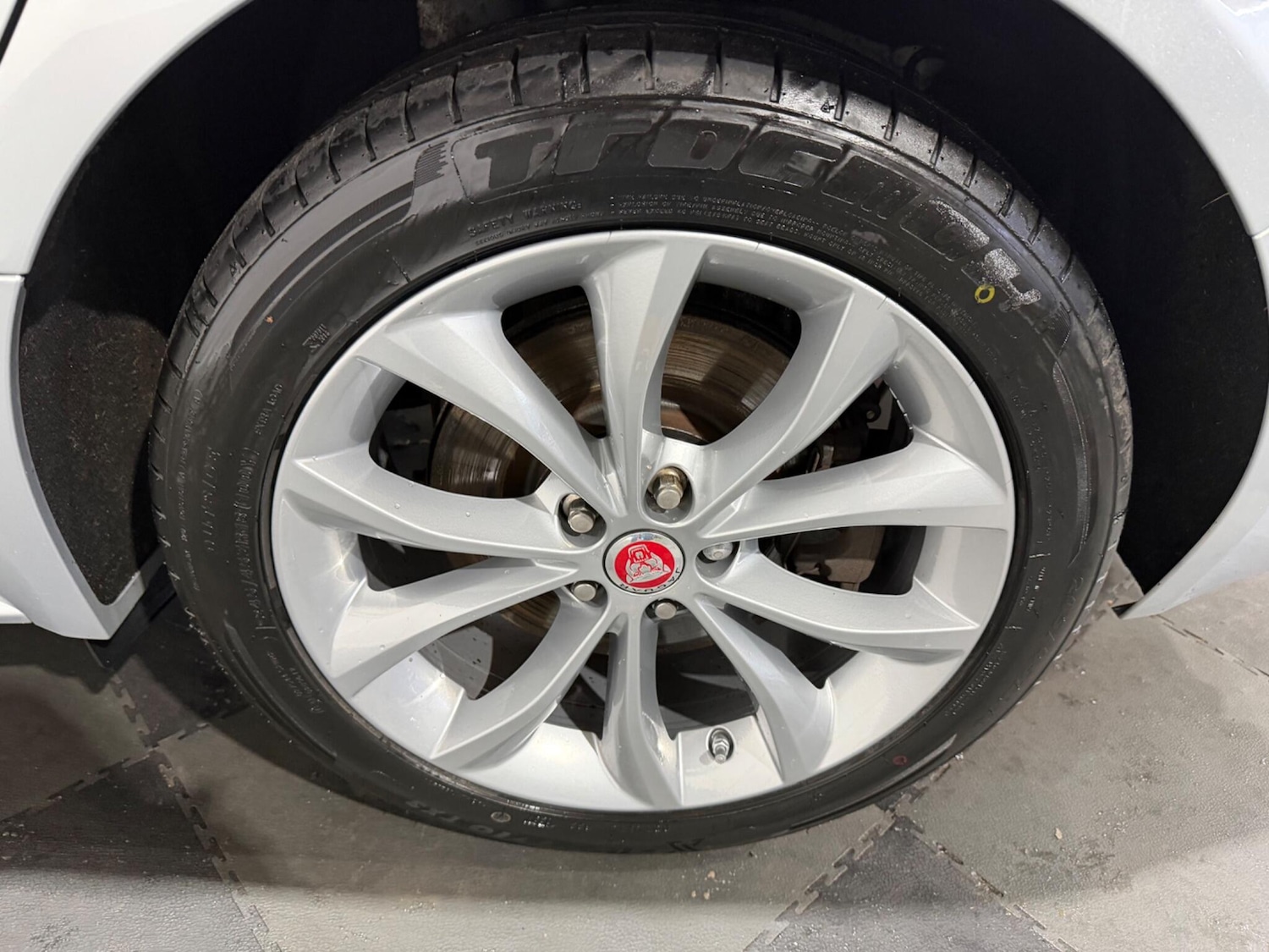 Used Jaguar XF 2019 for sale - 77625041: Photo 29