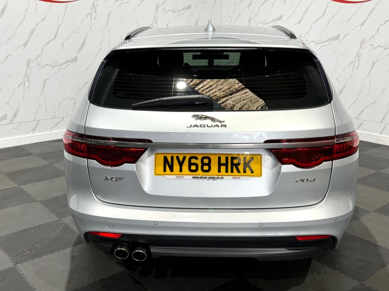 Used Jaguar XF 2019 for sale - 77625041: Photo 4