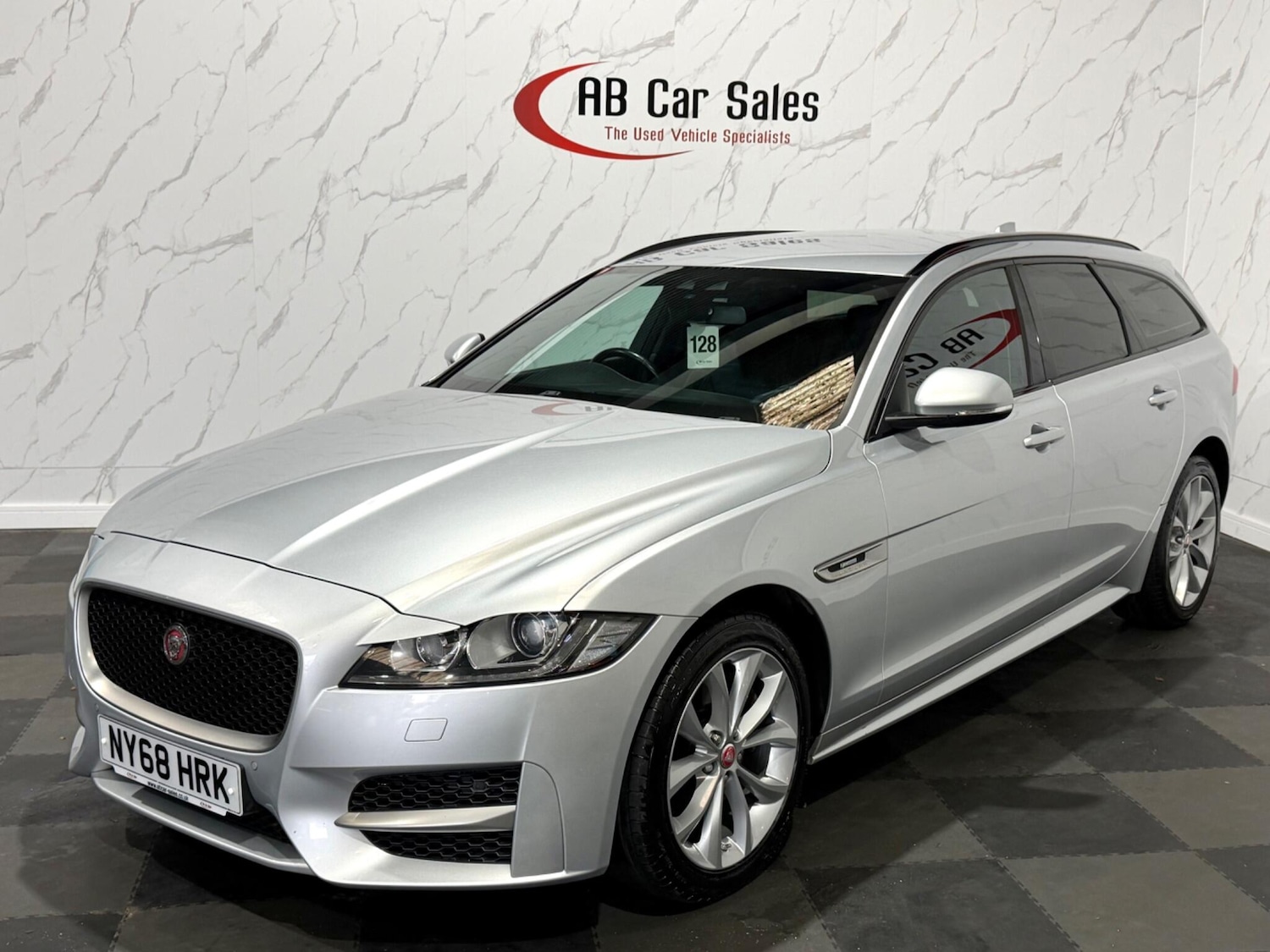 Used Jaguar XF 2019 for sale - 77625041: Photo 6