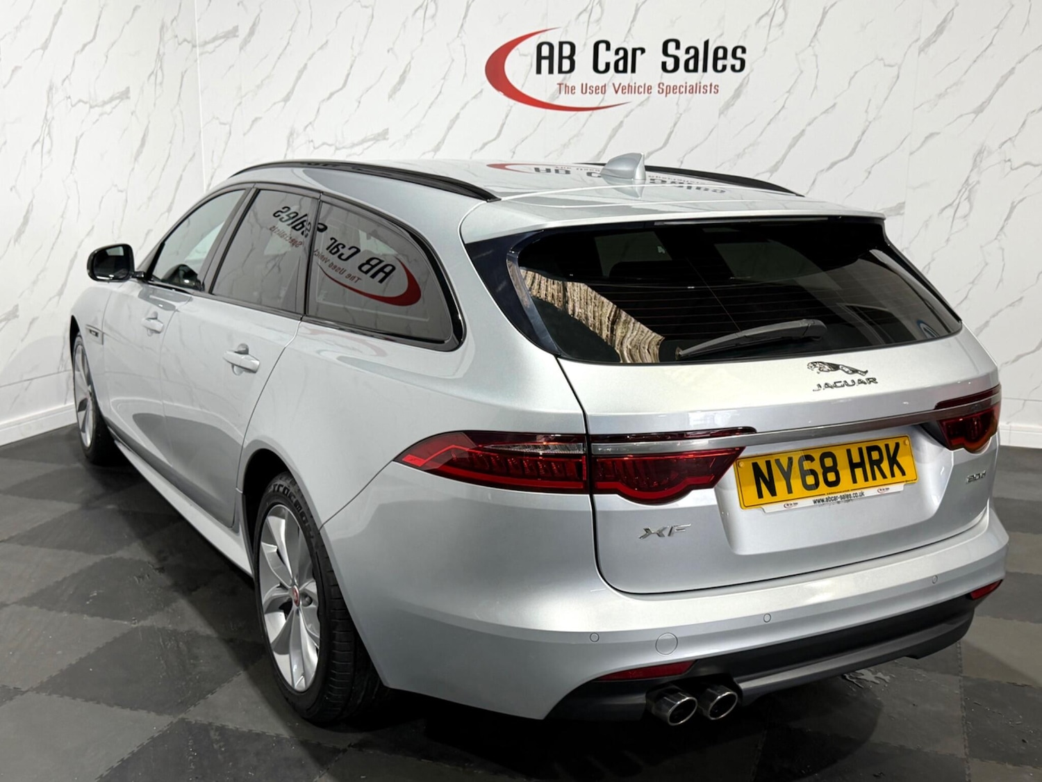 Used Jaguar XF 2019 for sale - 77625041: Photo 8