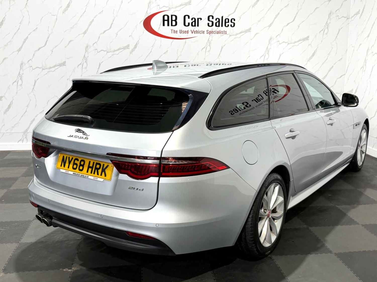Used Jaguar XF 2019 for sale - 77625041: Photo 9