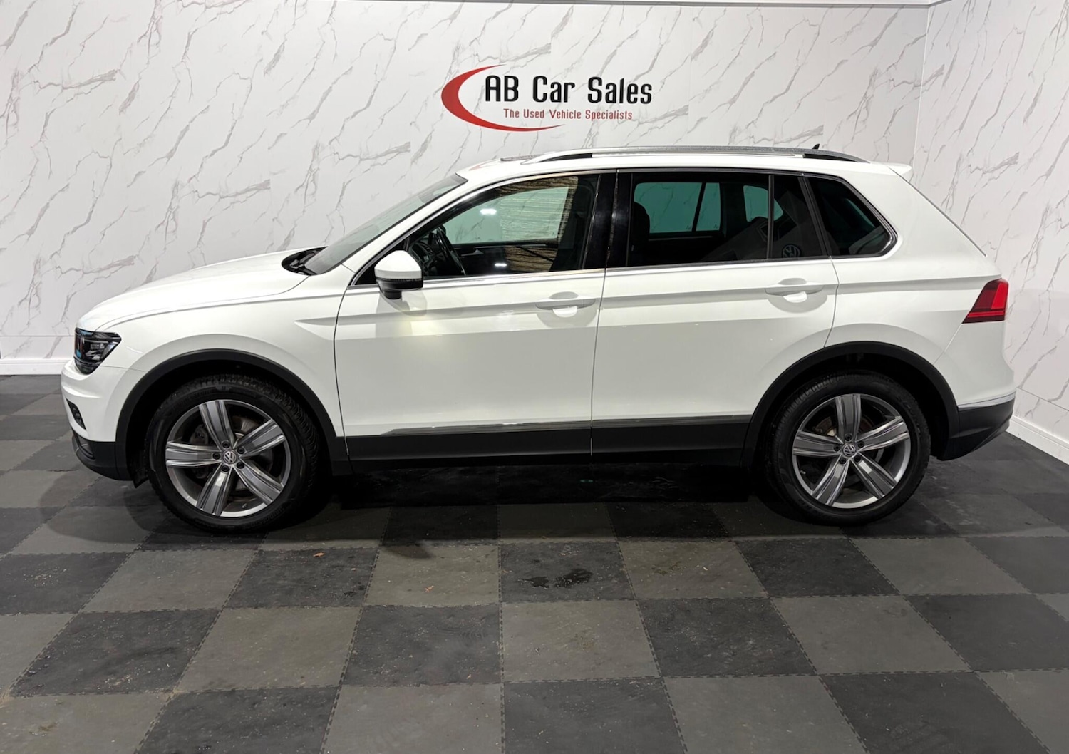 Used Volkswagen Tiguan for sale - 77671730: Photo 4