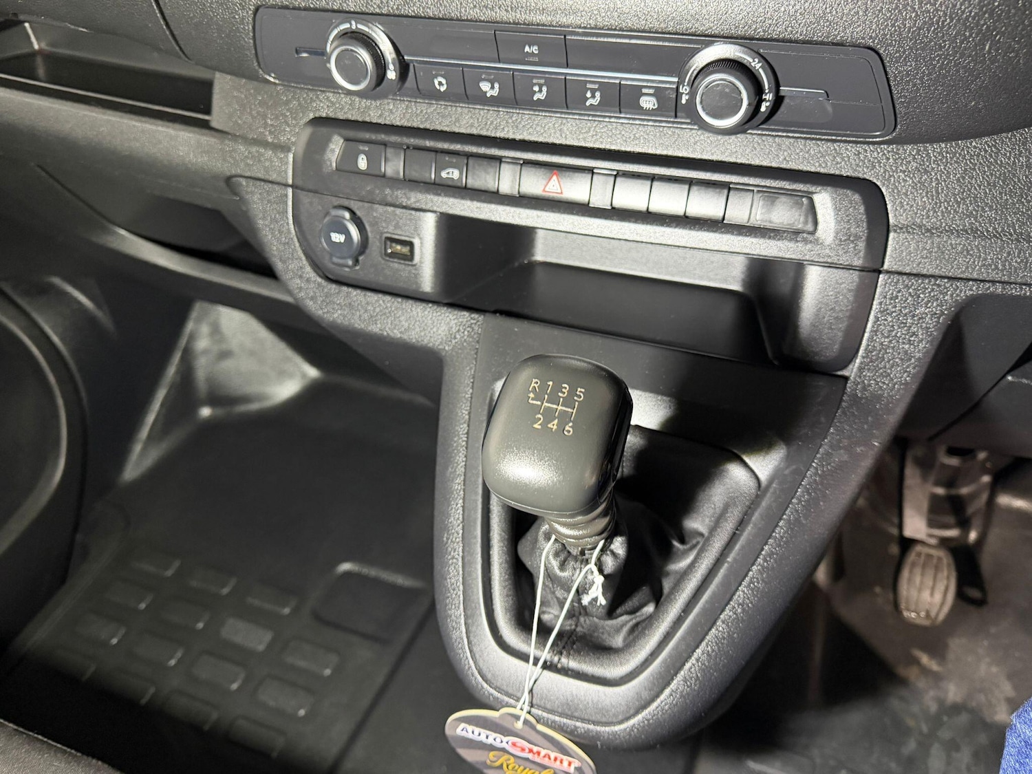 Used Vauxhall Vivaro 2023 for sale - 77898408: Photo 21