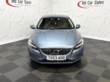 Used Volvo V40 2018 for sale - 76440476: Photo