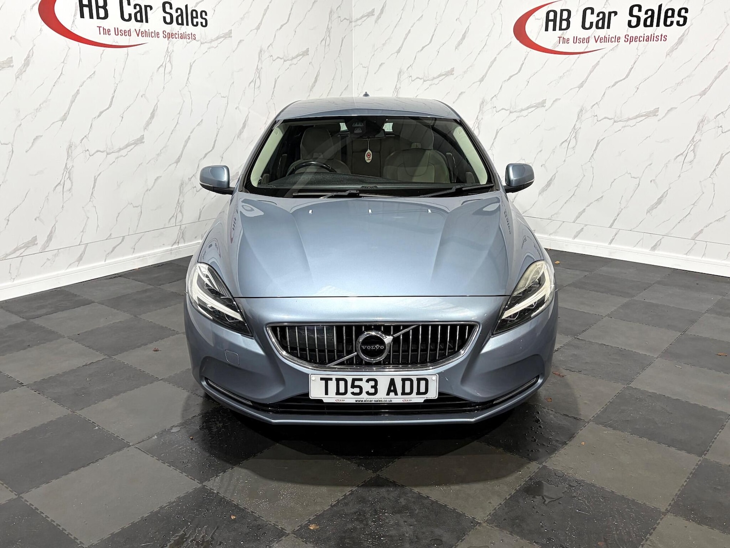 Used Volvo V40 for sale - 76440476: Photo 3