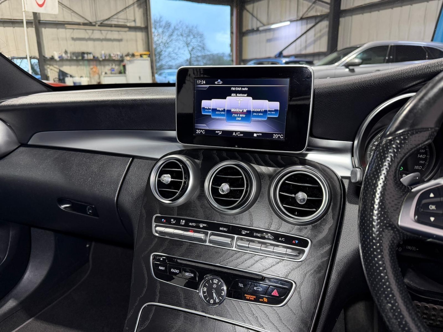 Used Mercedes-Benz C Class 2017 for sale - 77550370: Photo 17