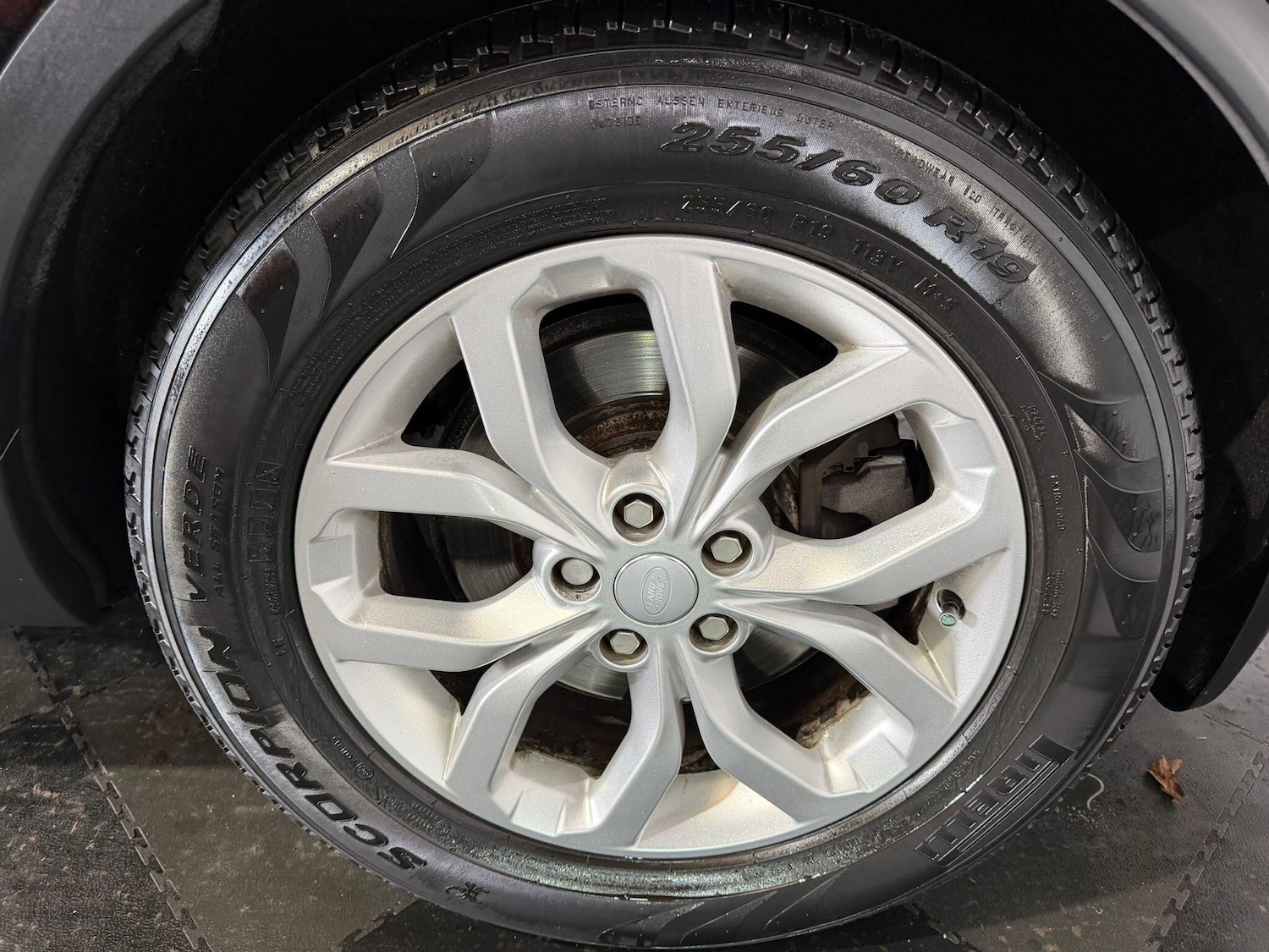 Used Land Rover Discovery 2017 for sale - 77710580: Photo 14