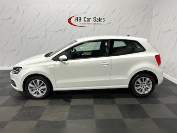 Used Volkswagen Polo 2015 for sale - 75905122: Photo