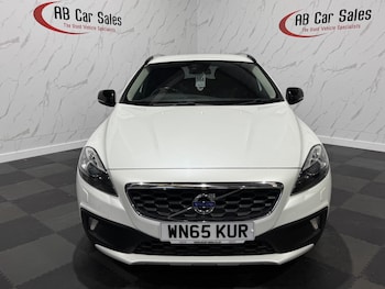 Used Volvo V40 Cross Country 2015 for sale - 75769698: Photo