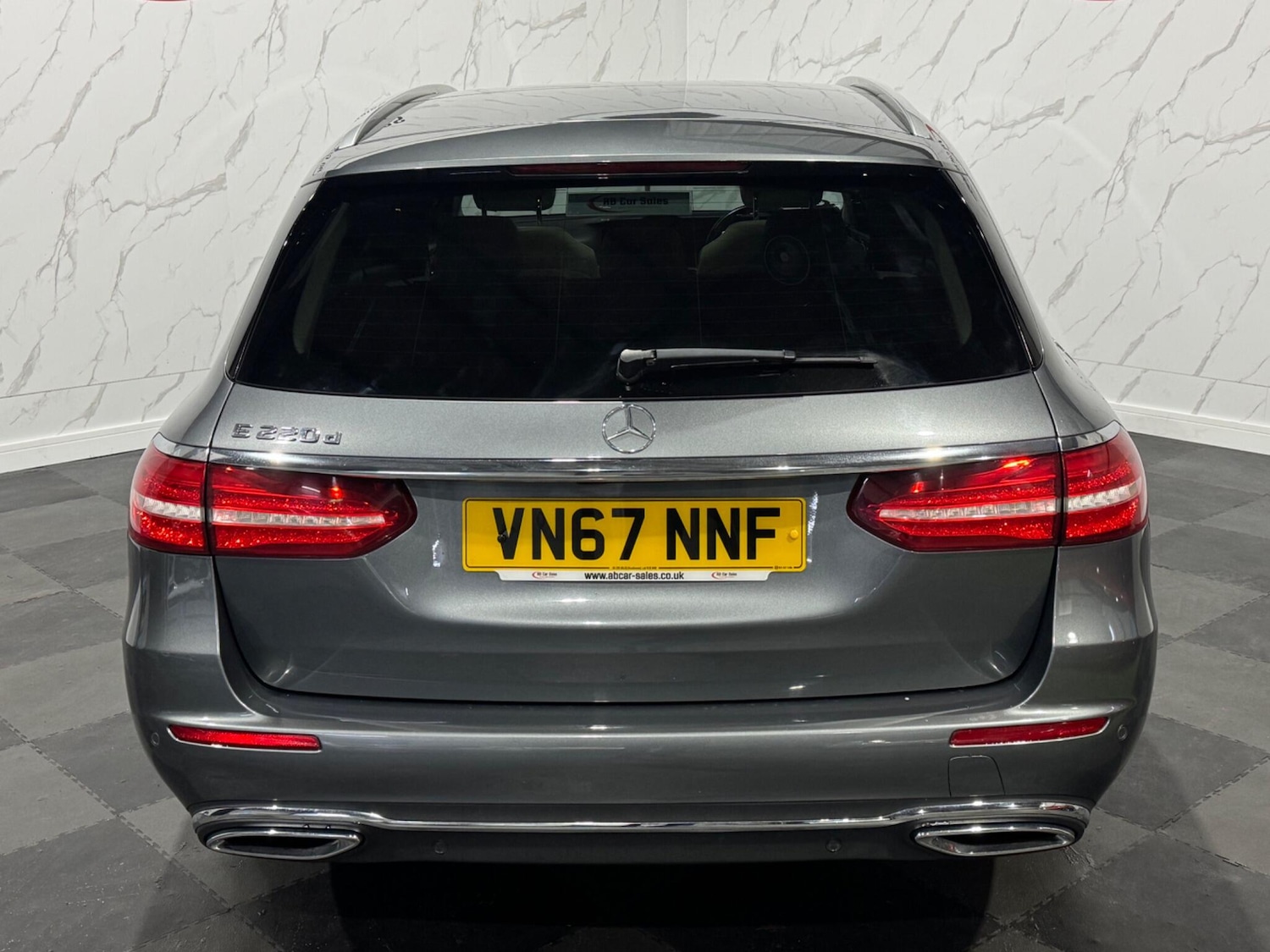 Used Mercedes-Benz E Class 2017 for sale - 76993186: Photo 4