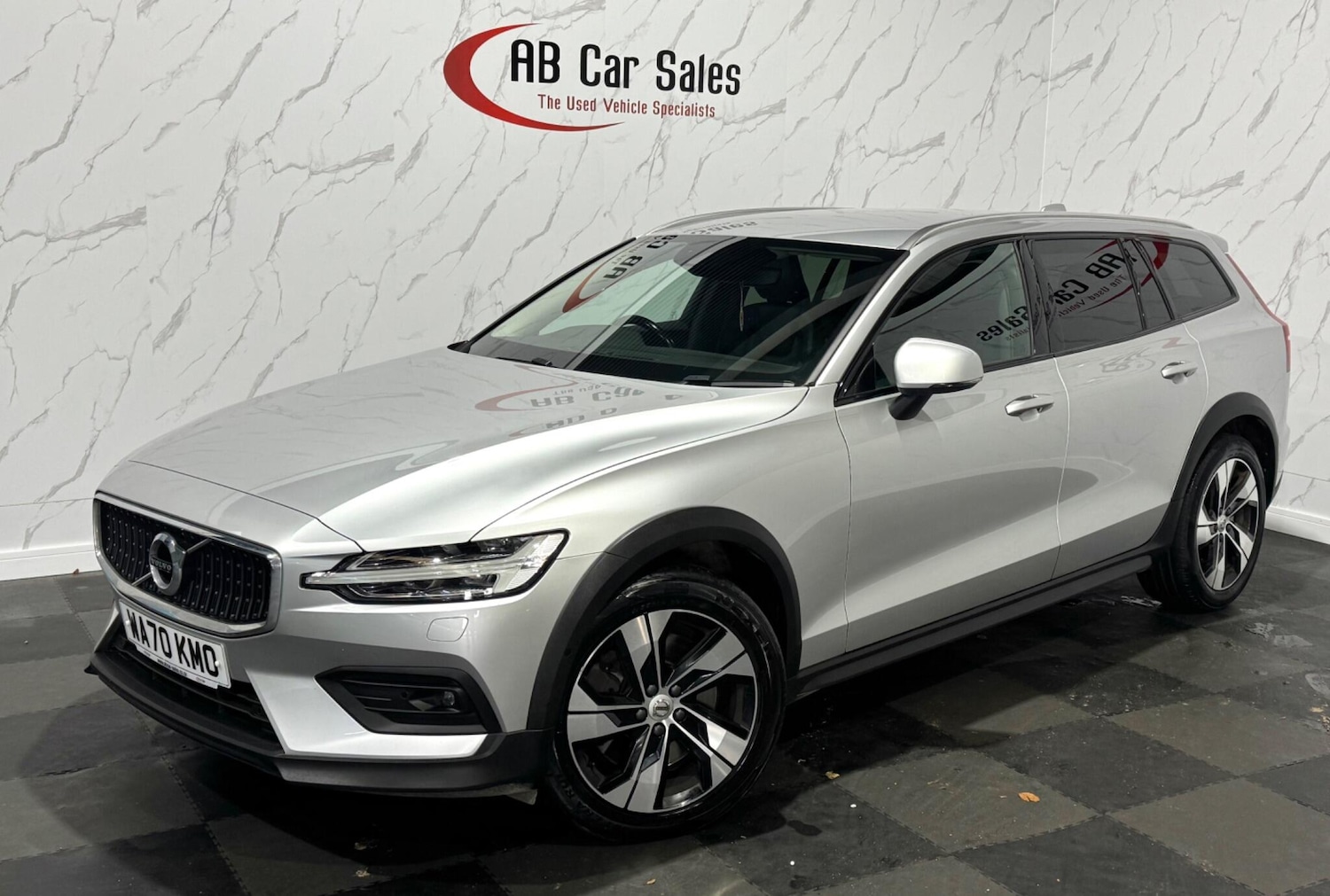 Used Volvo V60 Cross Country 2020 for sale - 76398164: Photo 1