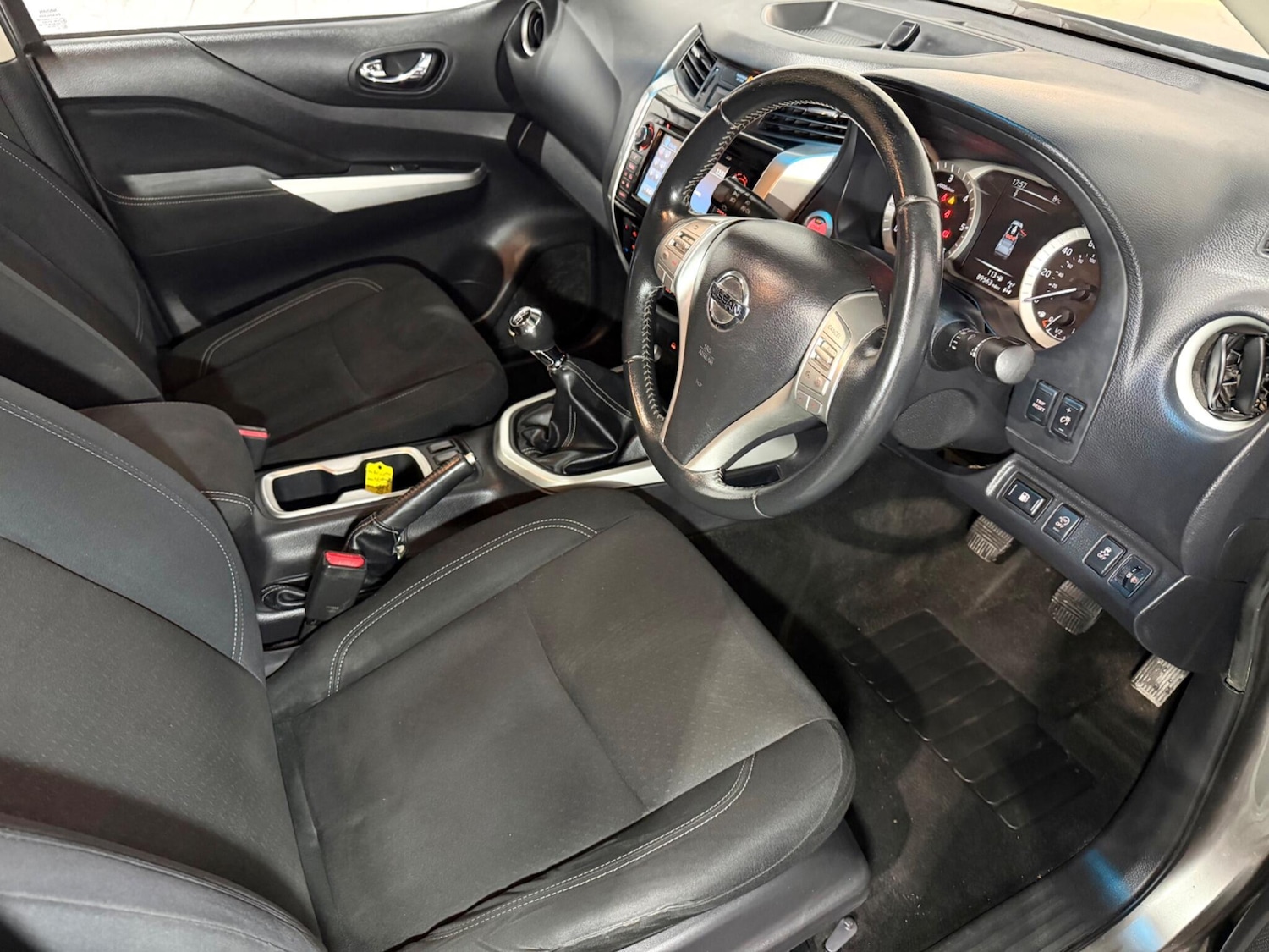 Used Nissan Navara 2017 for sale - 77050291: Photo 11