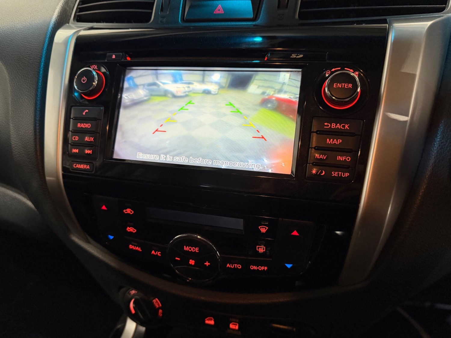 Used Nissan Navara 2017 for sale - 77050291: Photo 25