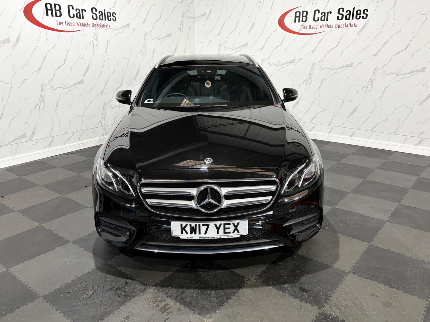 Used Mercedes-Benz E Class 2017 for sale - 77425323: Photo 3