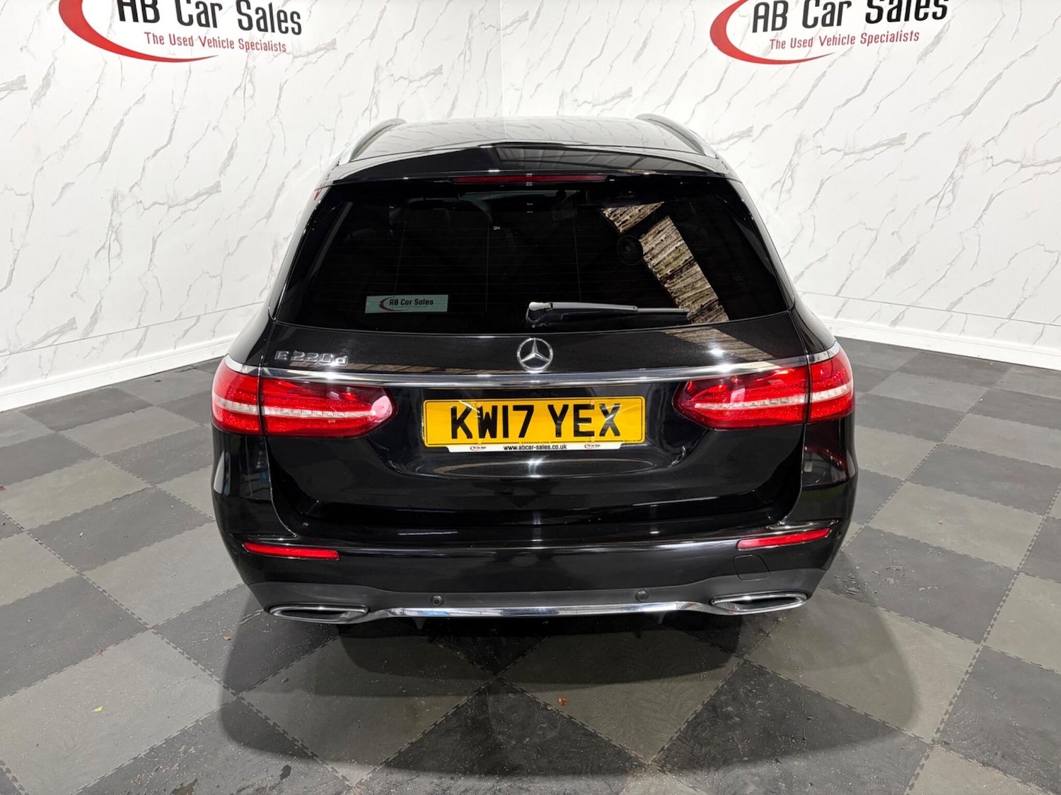 Used Mercedes-Benz E Class 2017 for sale - 77425323: Photo 4