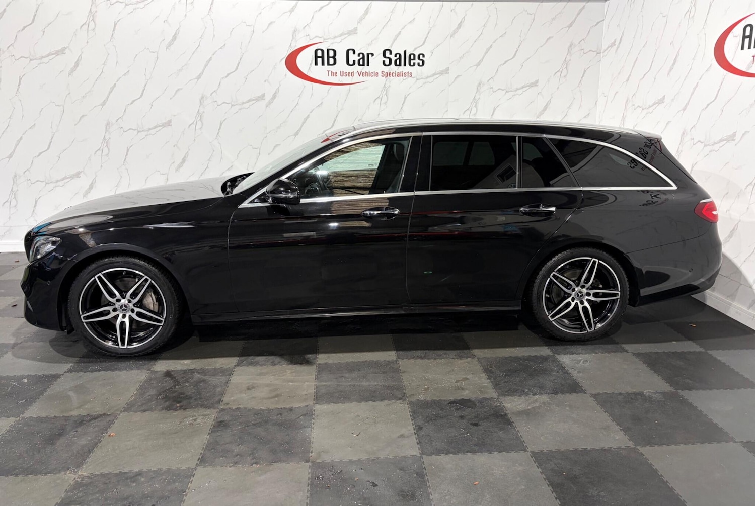 Used Mercedes-Benz E Class 2017 for sale - 77425323: Photo 5