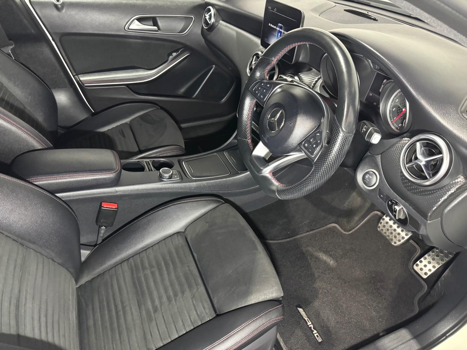 Used Mercedes-Benz A-Class 2017 for sale - 76371256: Photo 9