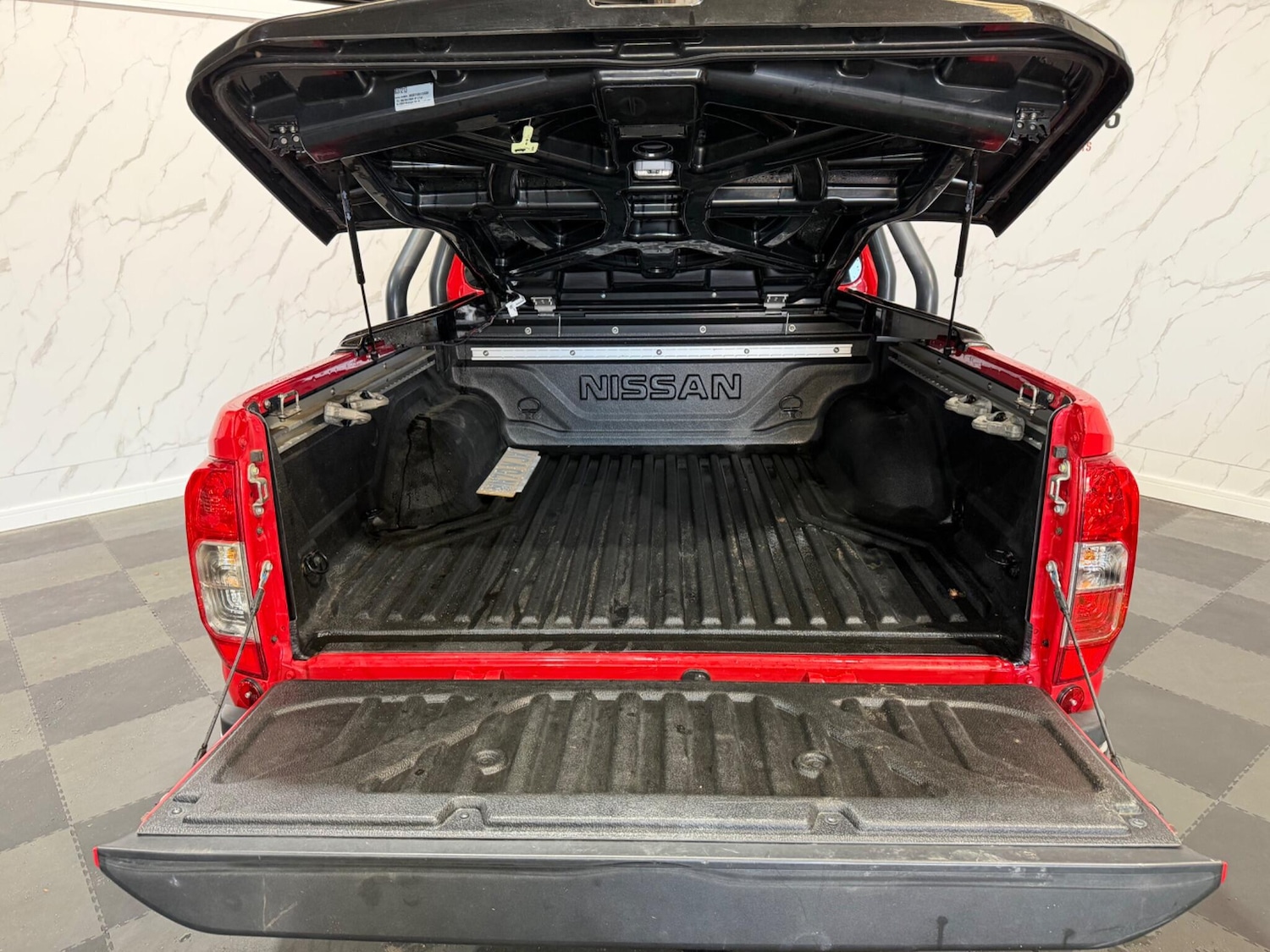 Used Nissan Navara 2020 for sale - 77052464: Photo 17