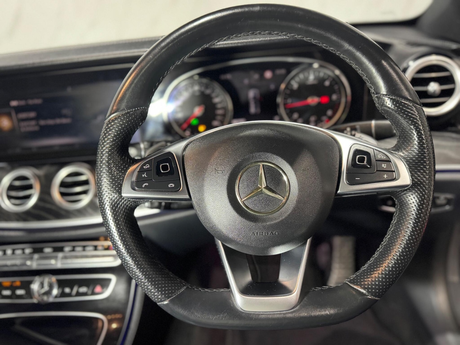 Used Mercedes-Benz E Class 2017 for sale - 78019160: Photo 28