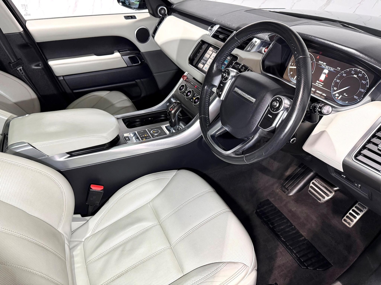 Used Land Rover Range Rover Sport 2014 for sale - 76976231: Photo 11