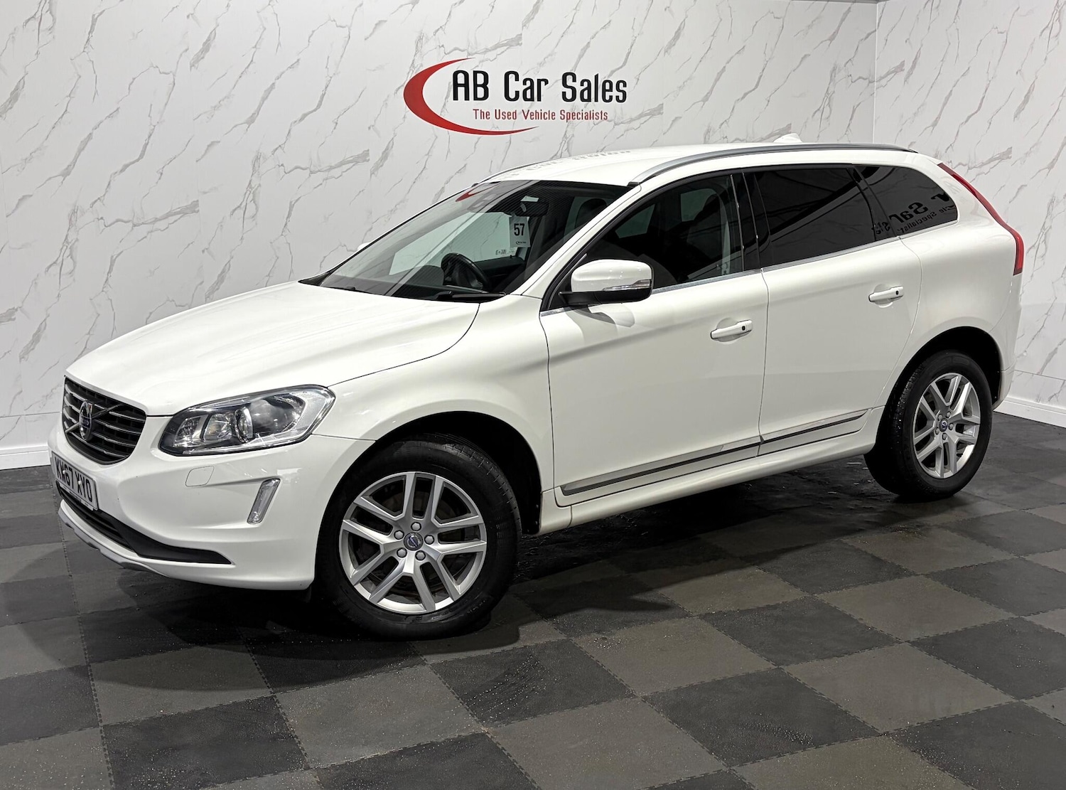 Used Volvo XC60 2017 for sale - 76899374: Photo 1