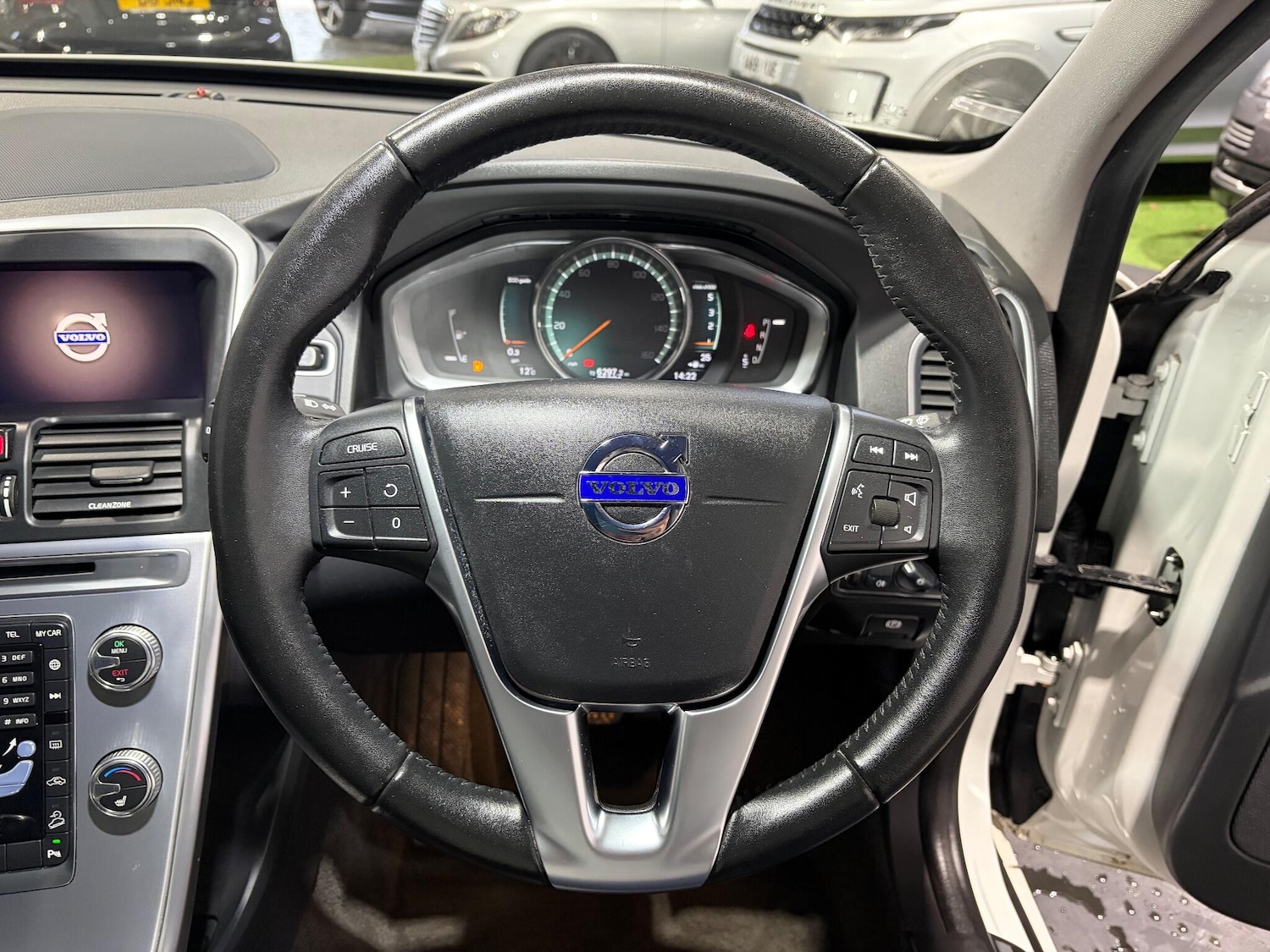 Used Volvo XC60 2017 for sale - 76899374: Photo 23