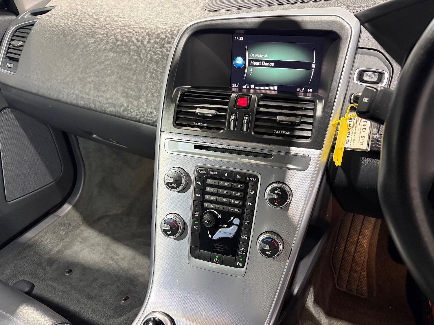 Used Volvo XC60 2017 for sale - 76899374: Photo 25