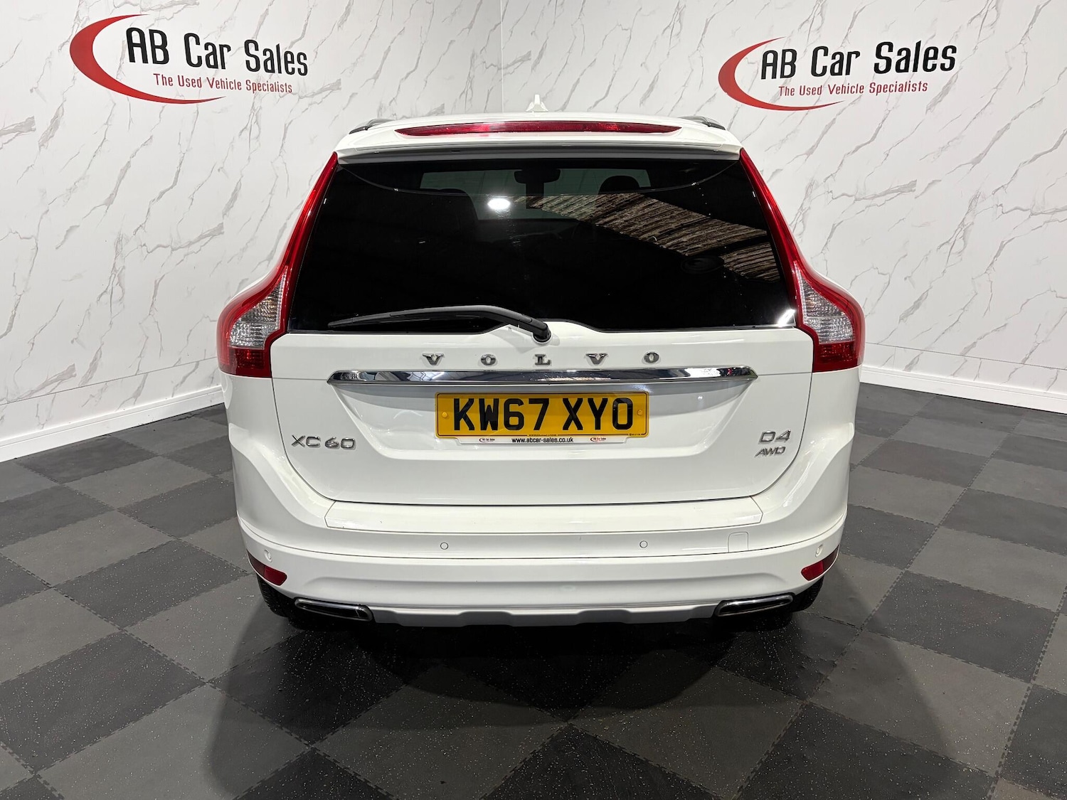 Used Volvo XC60 2017 for sale - 76899374: Photo 4