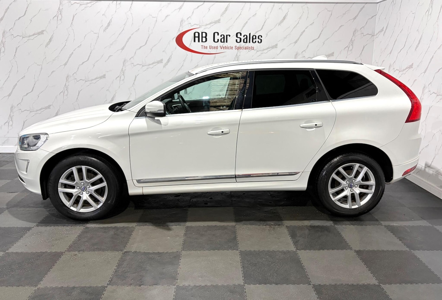 Used Volvo XC60 2017 for sale - 76899374: Photo 5