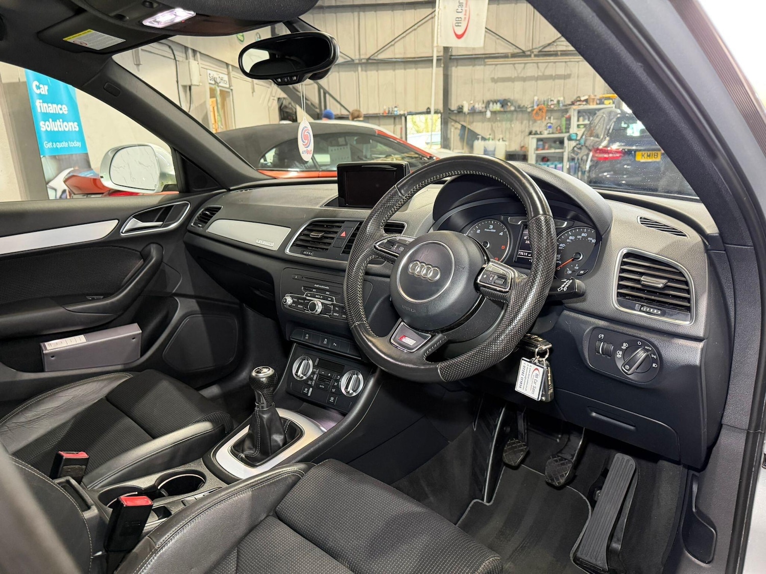 Used Audi Q3 2013 for sale - 77647148: Photo 11