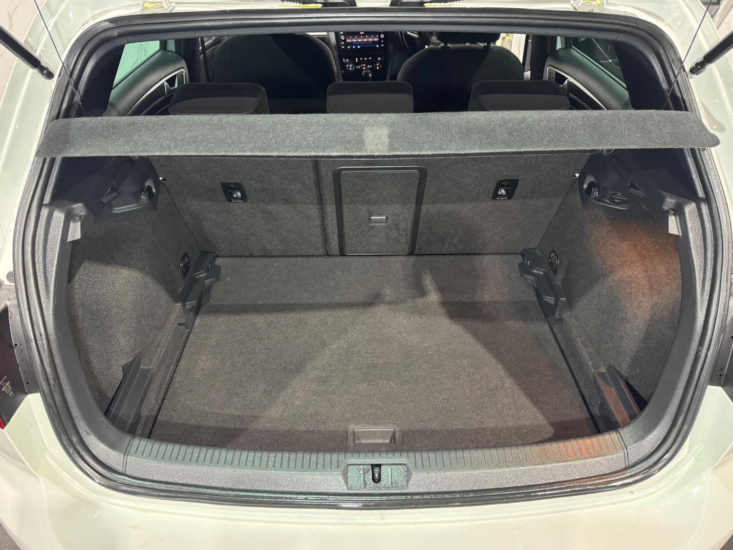 Used Volkswagen Golf 2017 for sale - 76457248: Photo 17