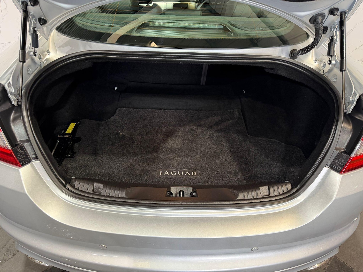 Used Jaguar XF 2015 for sale - 78047851: Photo 20