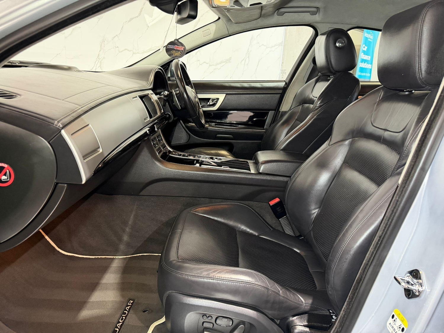 Used Jaguar XF 2015 for sale - 78047851: Photo 23