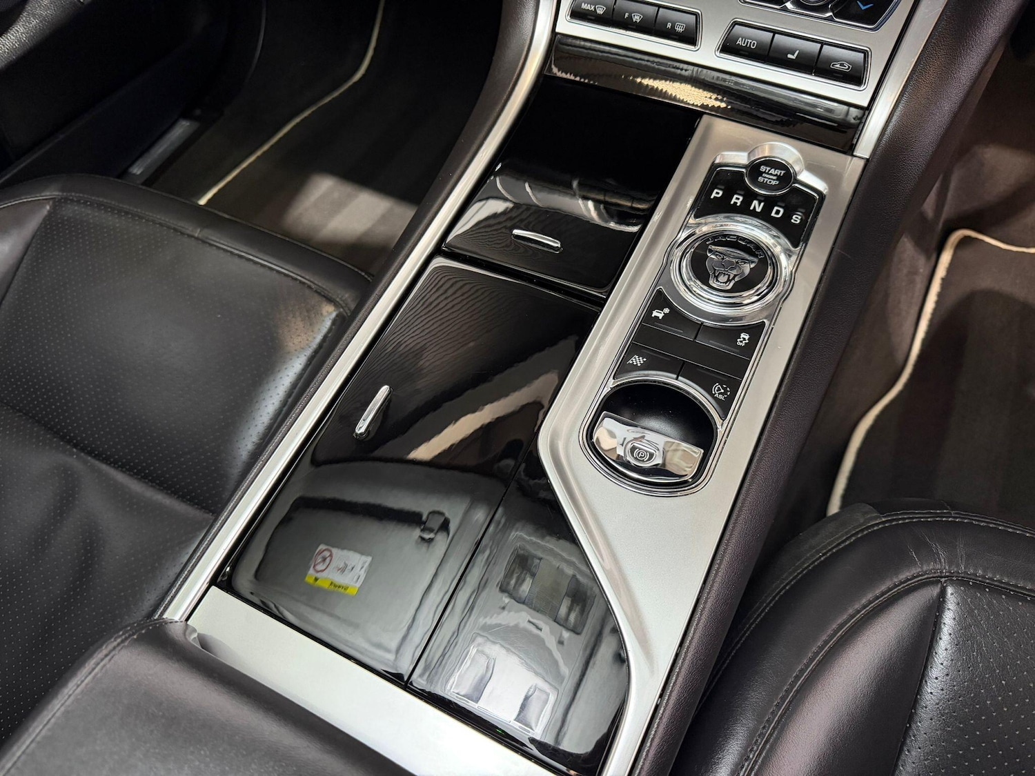 Used Jaguar XF 2015 for sale - 78047851: Photo 26