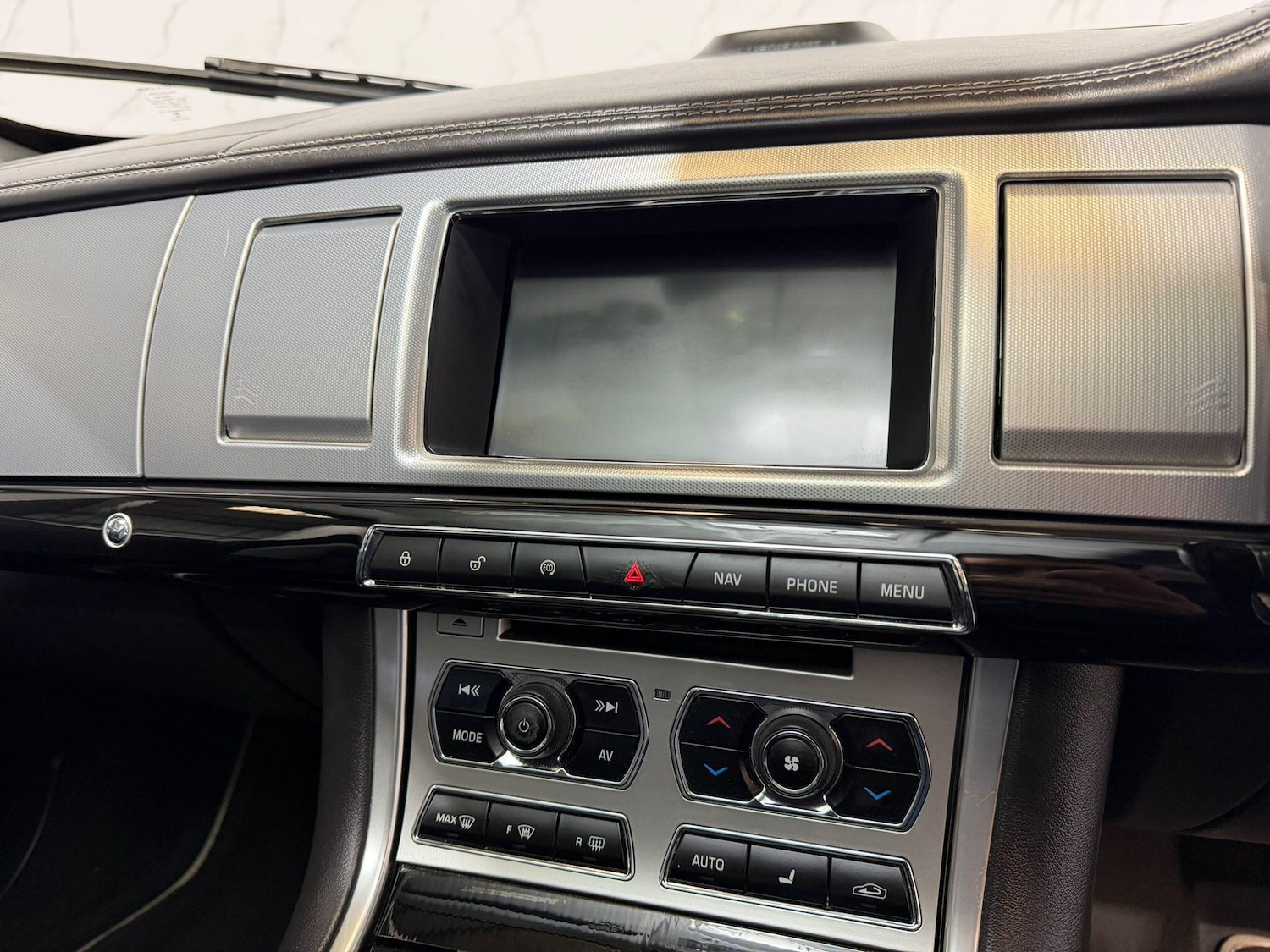 Used Jaguar XF 2015 for sale - 78047851: Photo 27