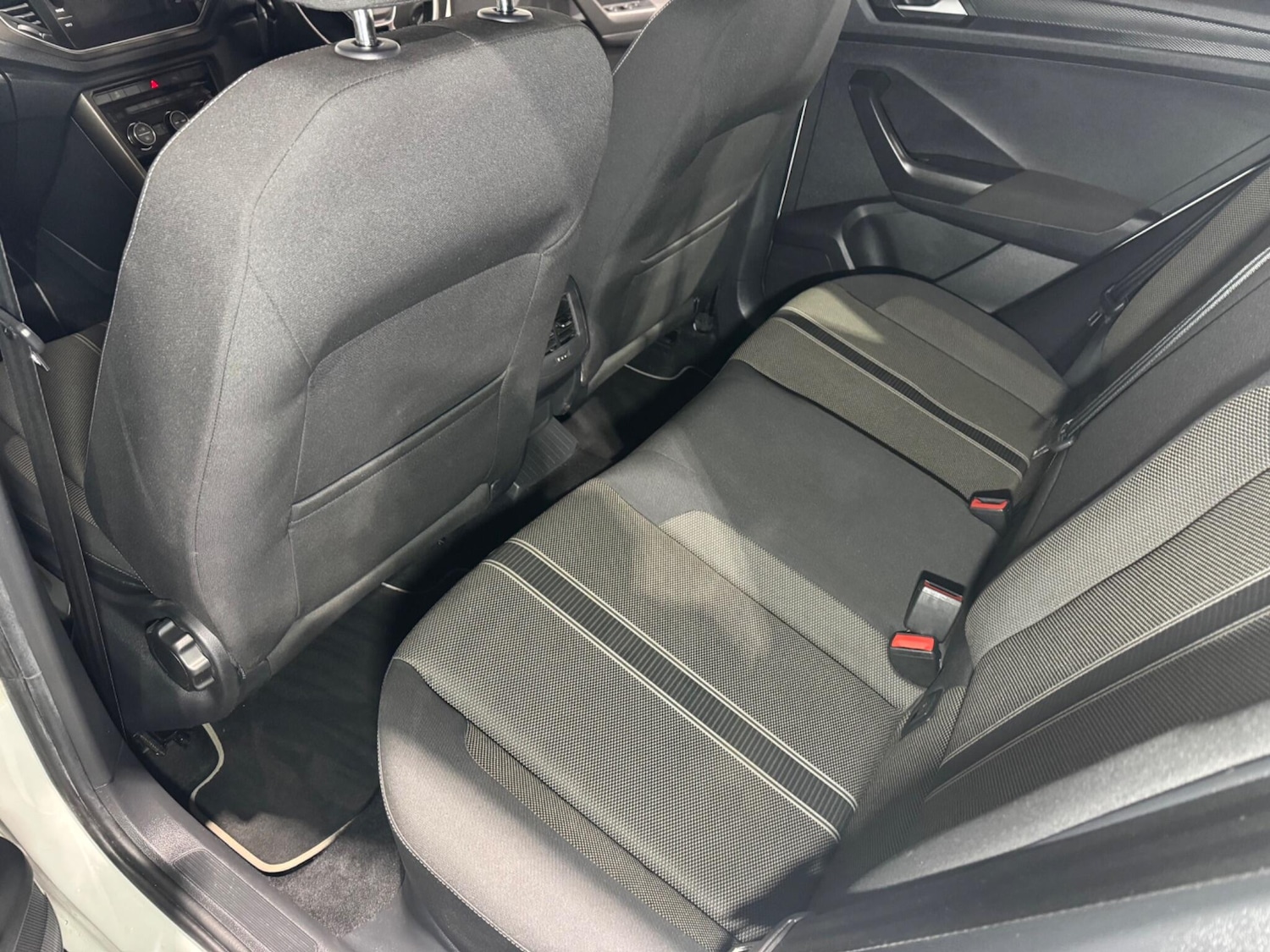 Used Volkswagen T-Roc 2018 for sale - 76689000: Photo 19