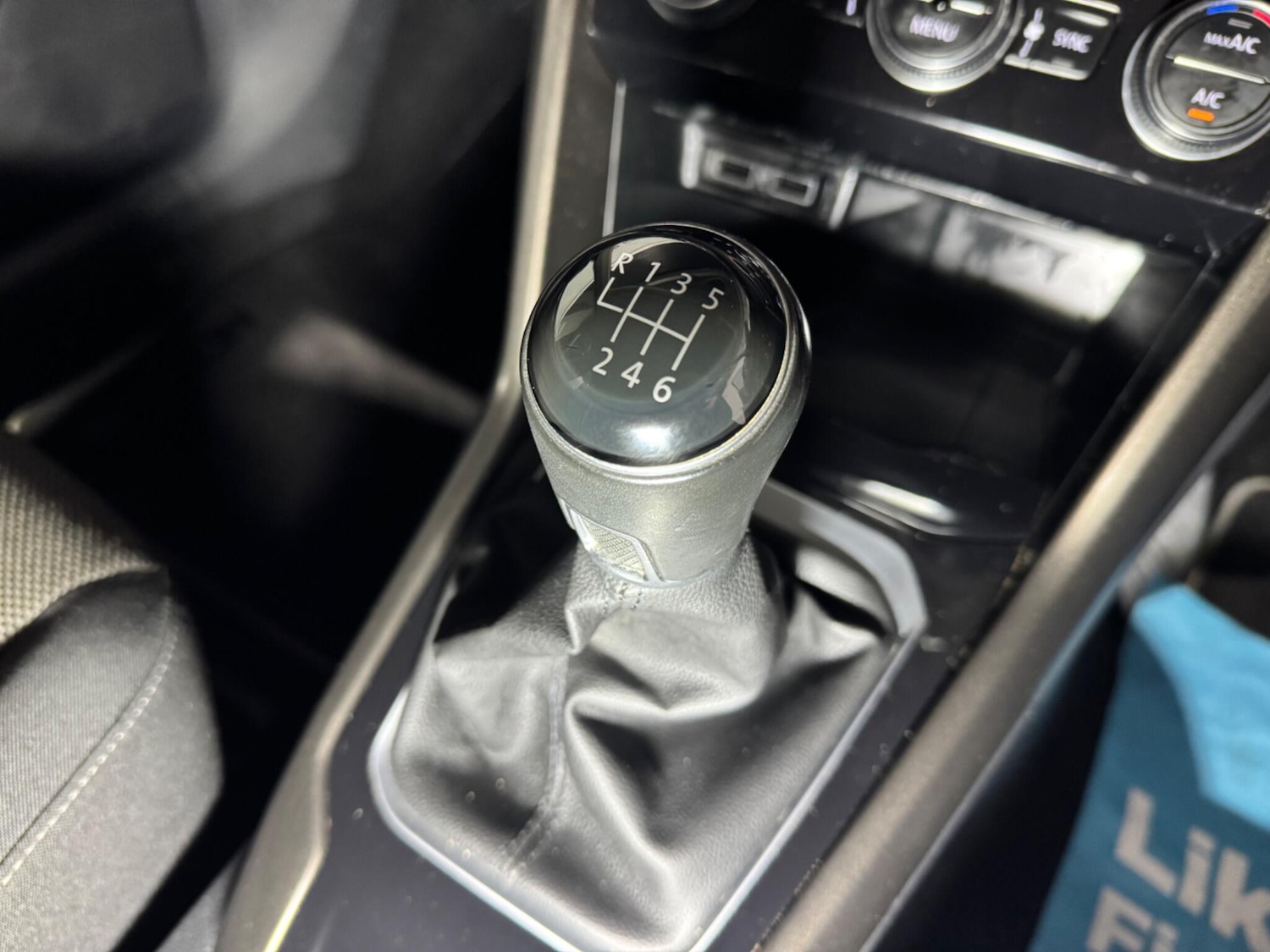 Used Volkswagen T-Roc 2018 for sale - 76689000: Photo 23