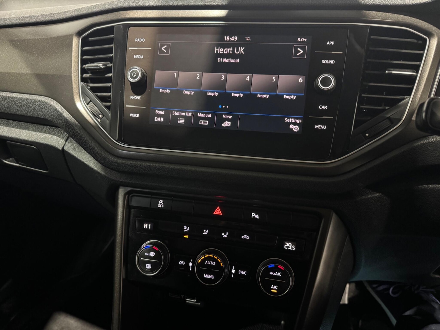 Used Volkswagen T-Roc 2018 for sale - 76689000: Photo 24