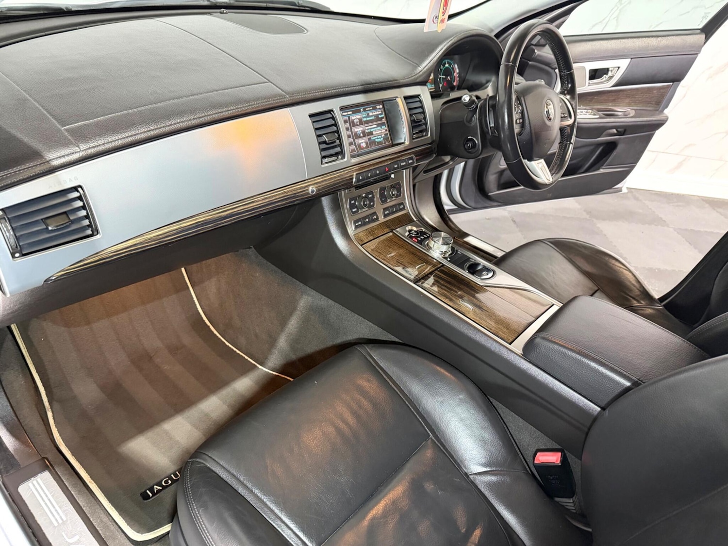 Used Jaguar XF 2015 for sale - 77425866: Photo 21