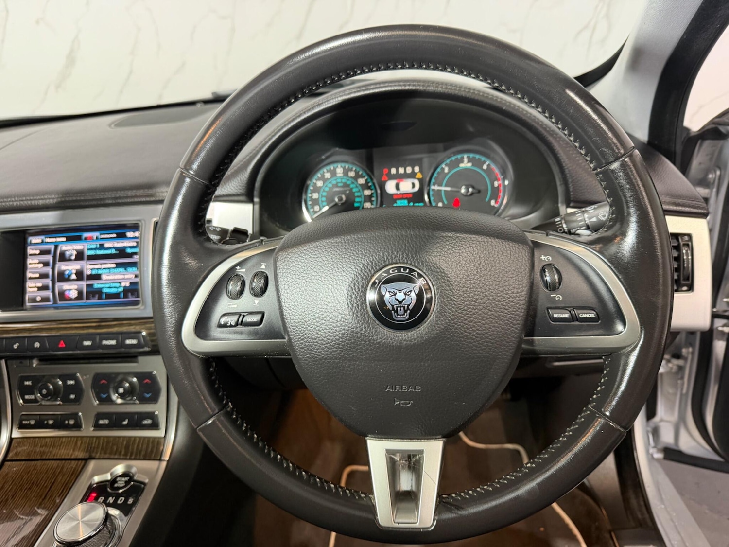 Used Jaguar XF 2015 for sale - 77425866: Photo 25