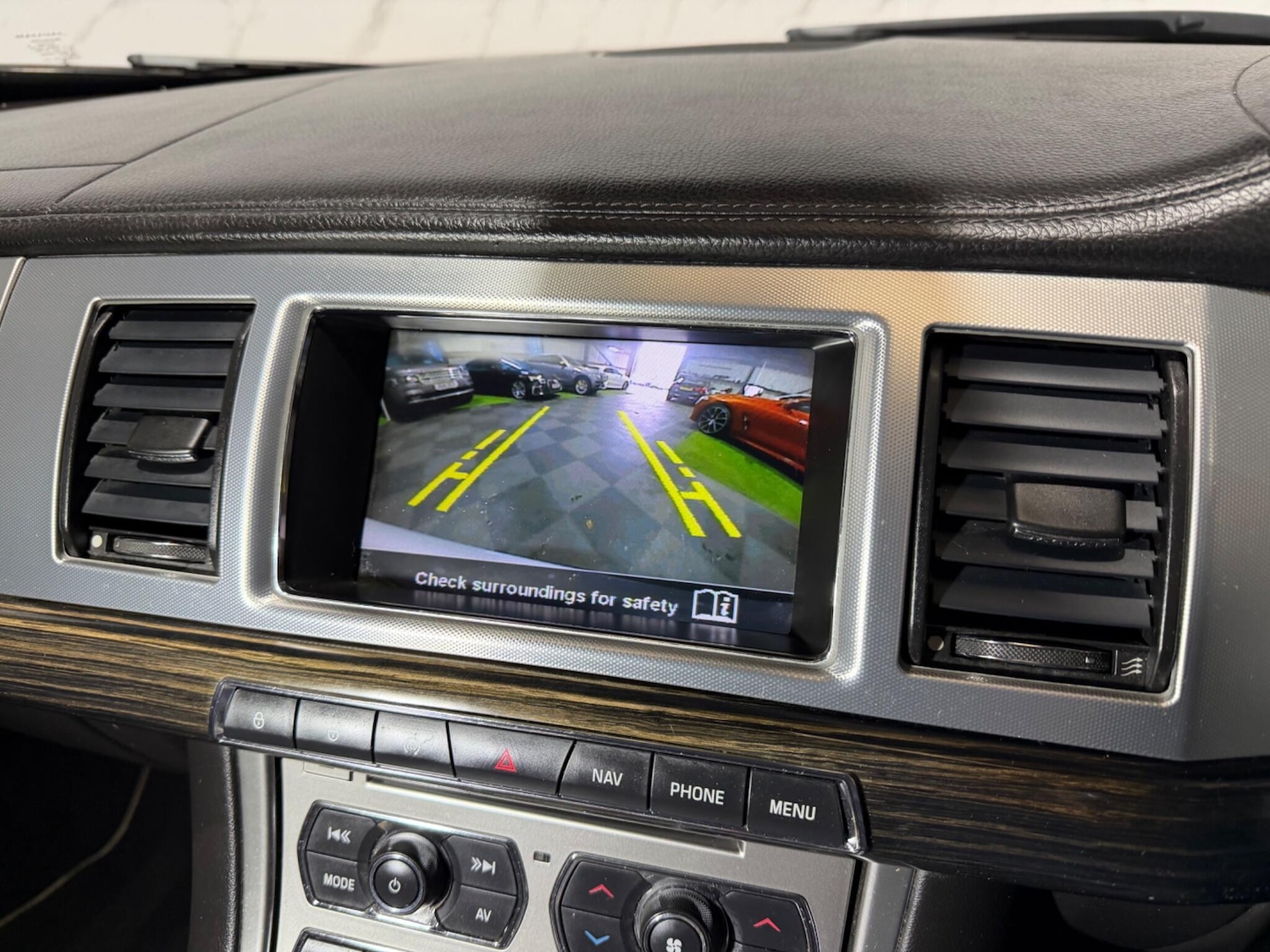 Used Jaguar XF 2015 for sale - 77425866: Photo 26