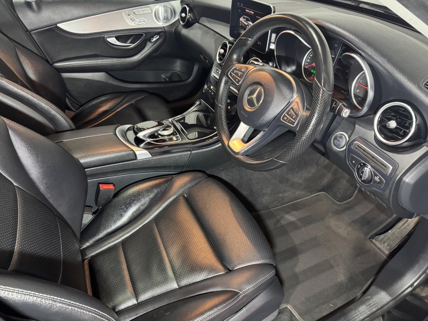 Used Mercedes-Benz C Class 2016 for sale - 76997502: Photo 11