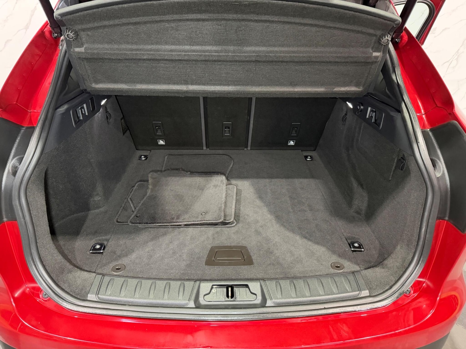 Used Jaguar F-Pace 2016 for sale - 77230318: Photo 18