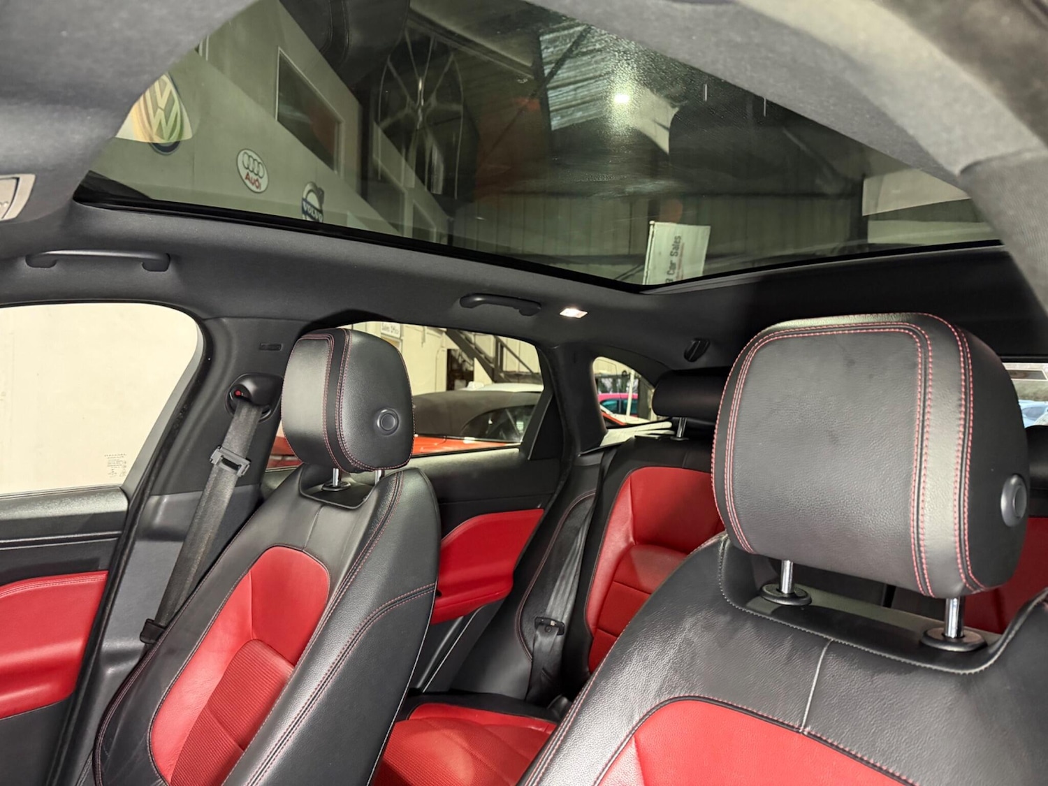 Used Jaguar F-Pace 2016 for sale - 77230318: Photo 23